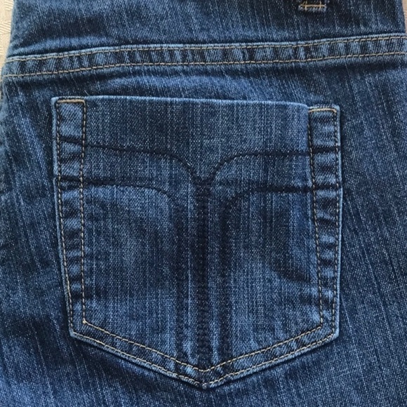 TRINA TURK Size 4 Medium Wash Denim Straight Leg Jeans - Picture 8 of 9